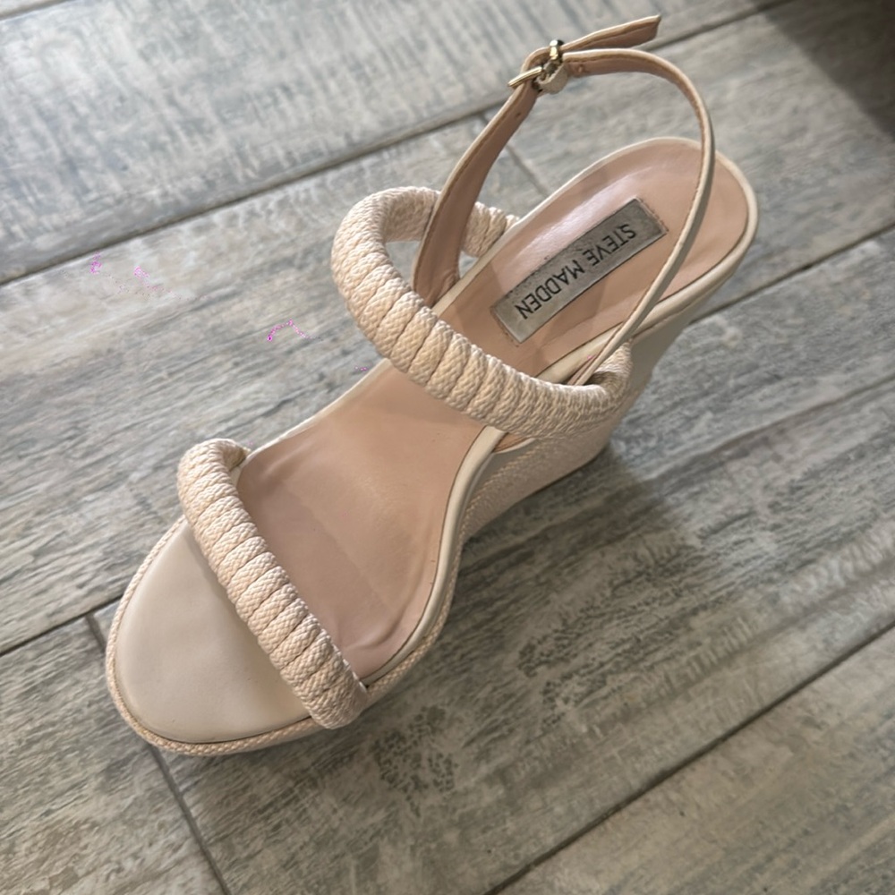 Steve Madden platform shoes  tan